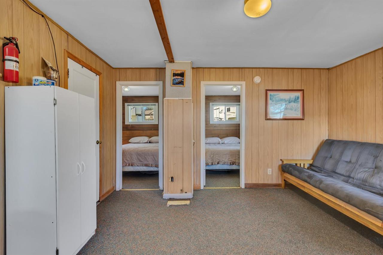 Blue Moon Resort & Motel Hill City Exterior photo