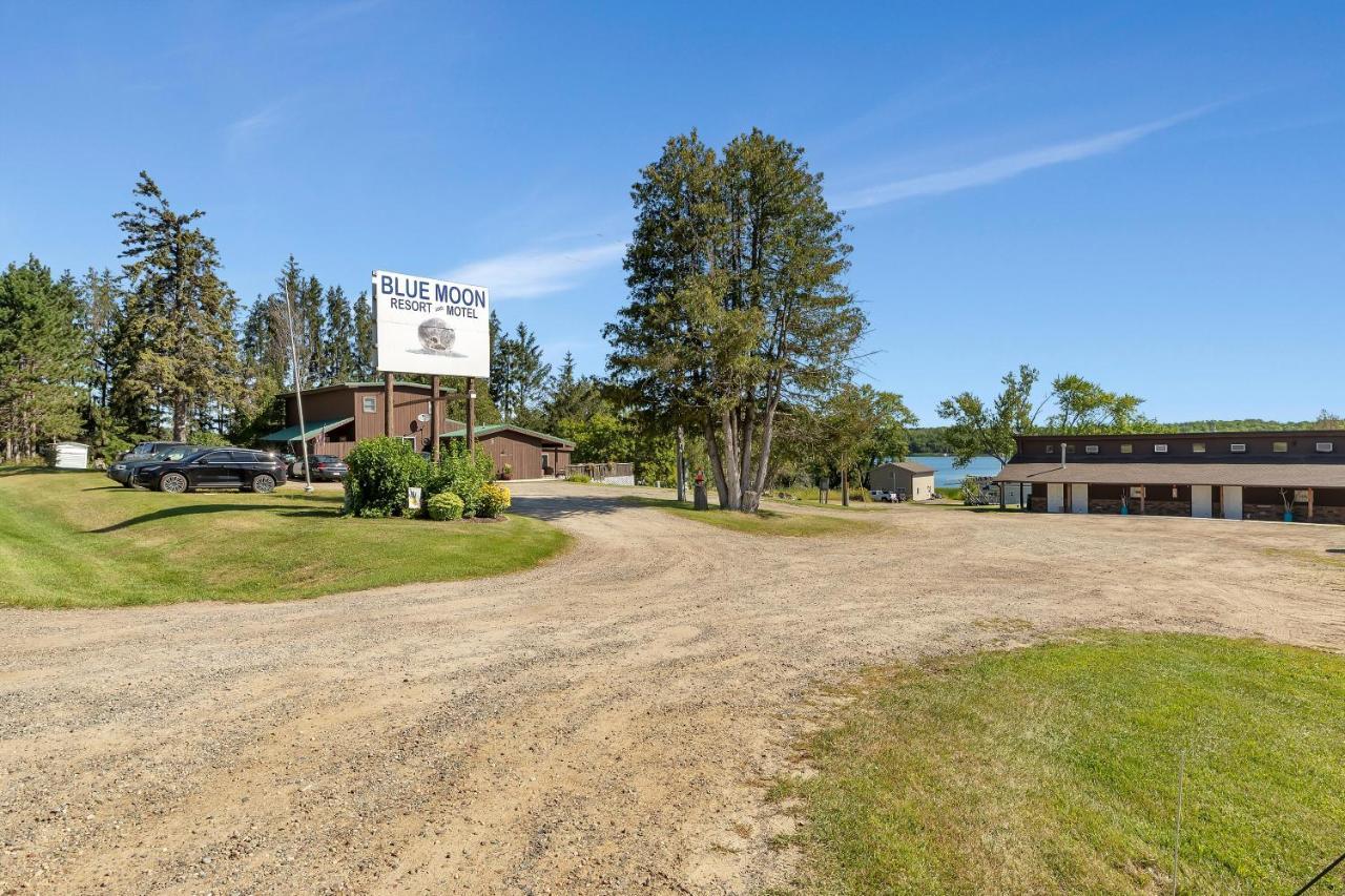 Blue Moon Resort & Motel Hill City Exterior photo