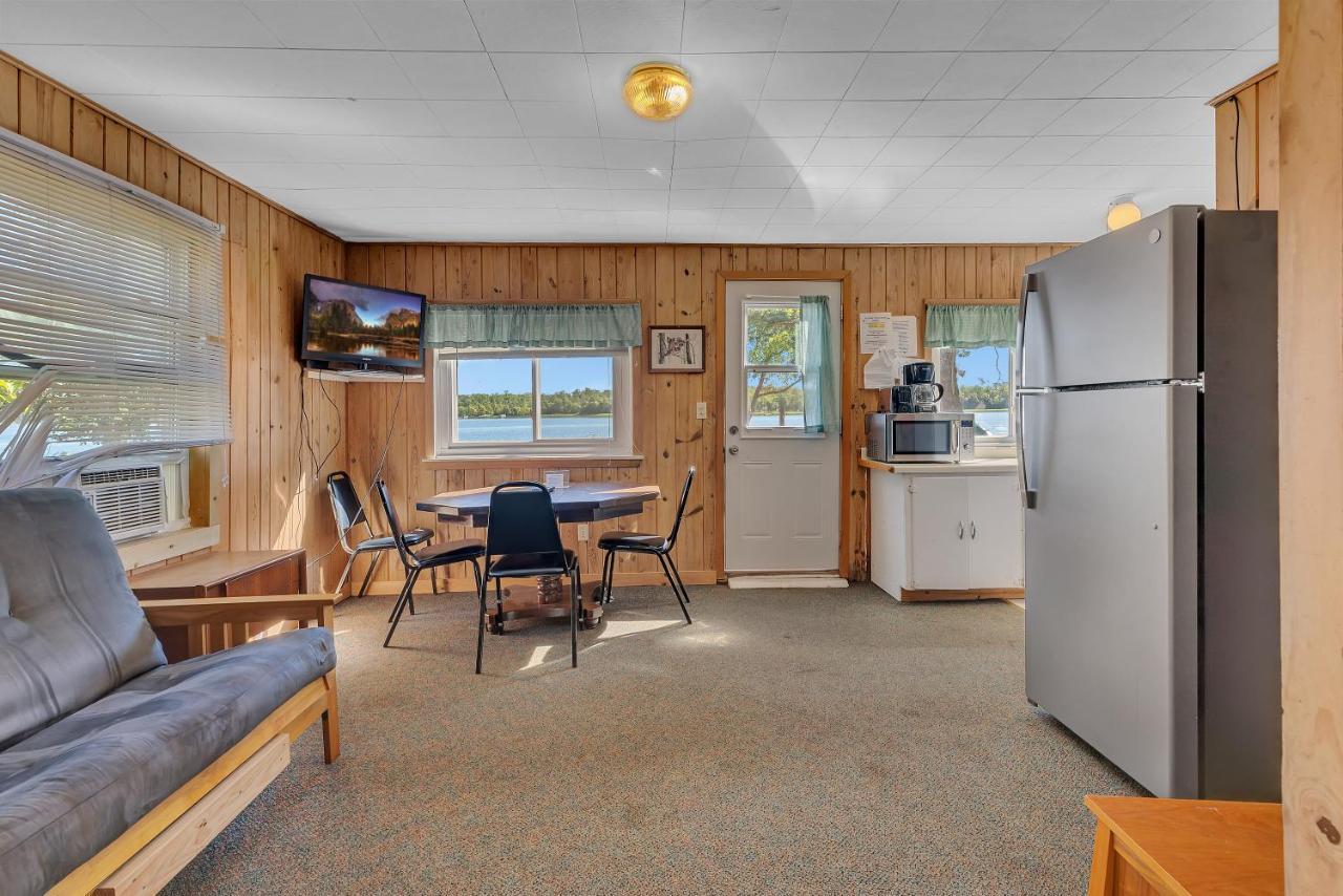 Blue Moon Resort & Motel Hill City Exterior photo