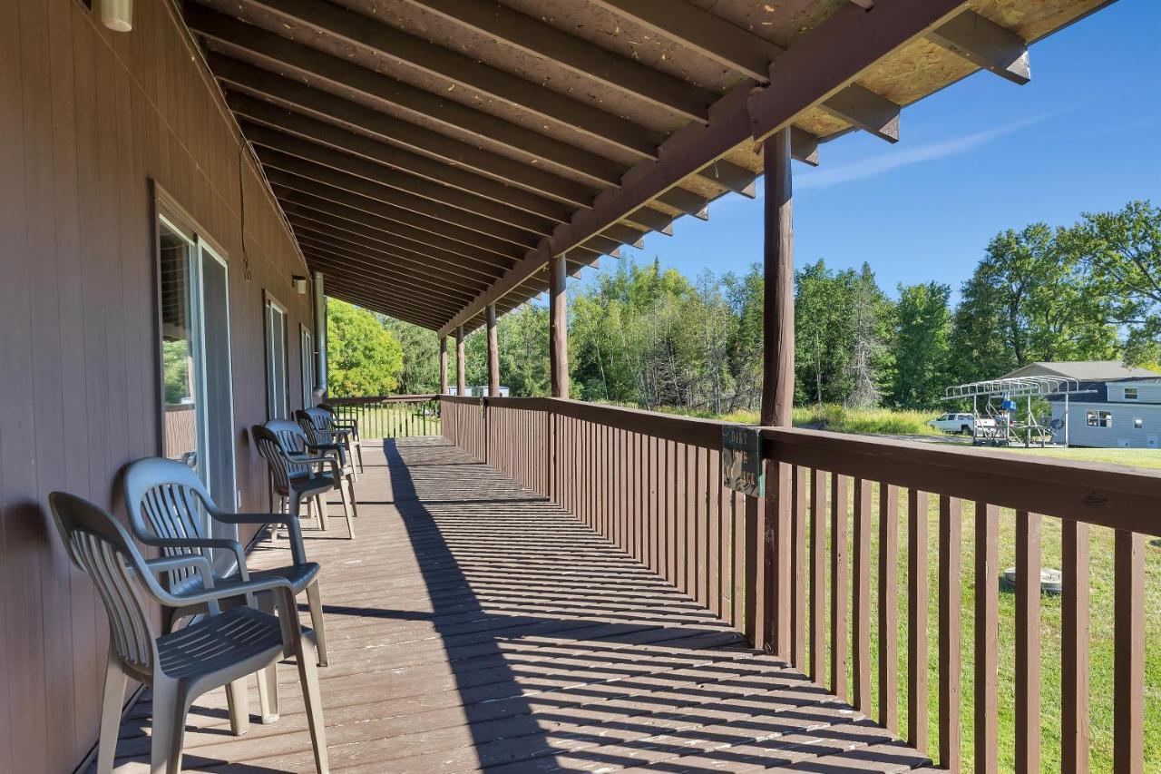 Blue Moon Resort & Motel Hill City Exterior photo